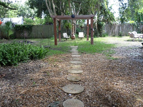 Spacious backyard 