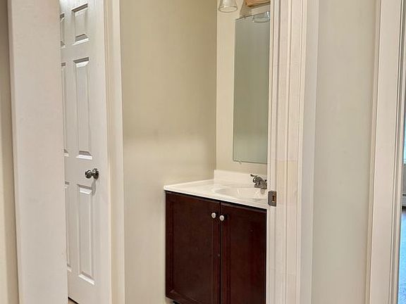 2nd image of 954 Howrigan Rd Unit 1