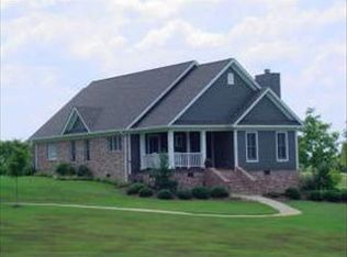 2753 E Lakeshore Dr, Starkville, MS 39759