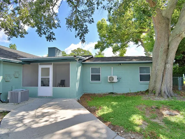 2405 Roslyn Ln #C — Photo 28
