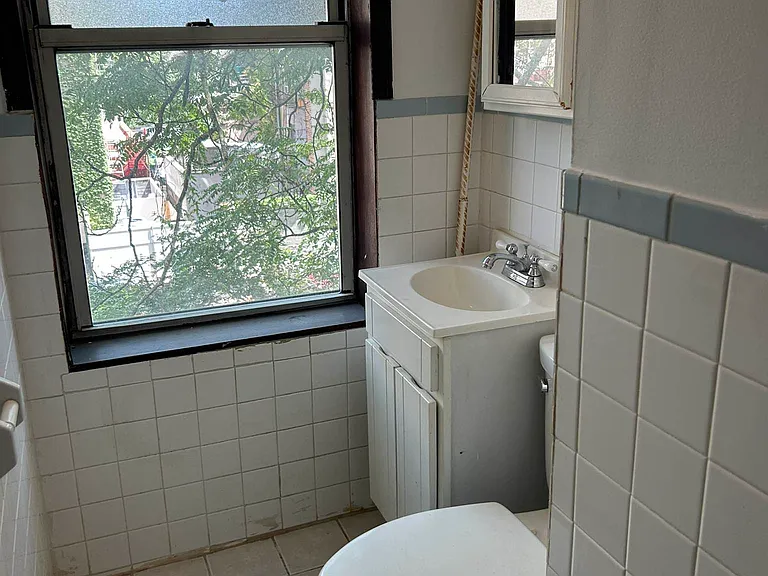 2133 3rd Ave #3N — Photo 5