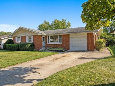 328 W State St, North Aurora, IL, 60542