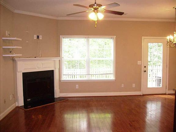3rd image of 2900 Ashlyn Dr