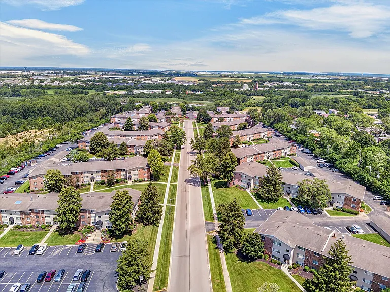 39-Woodlands-39_Community