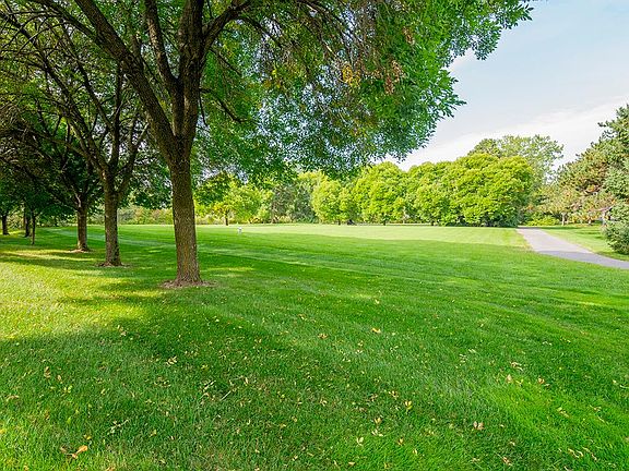5th image of 8629 Seasons Pkwy