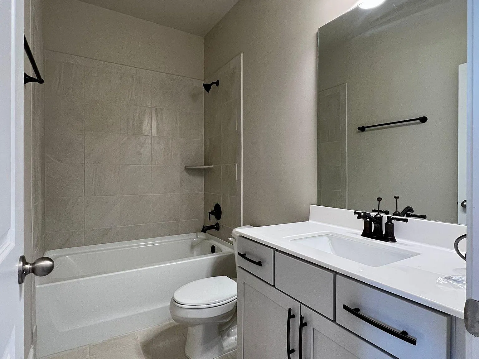 395 Lincoln St — Photo 4