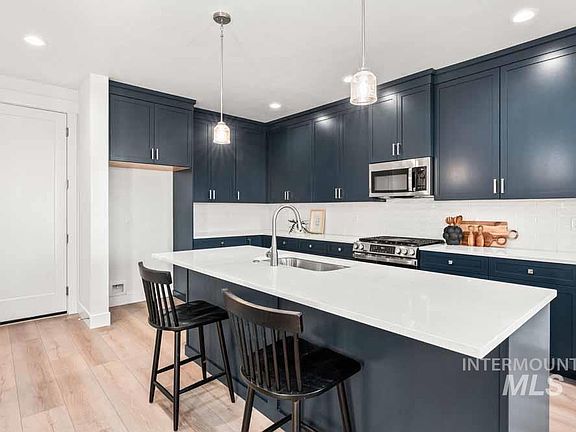 4th image of 381 E Lombard Ln #The