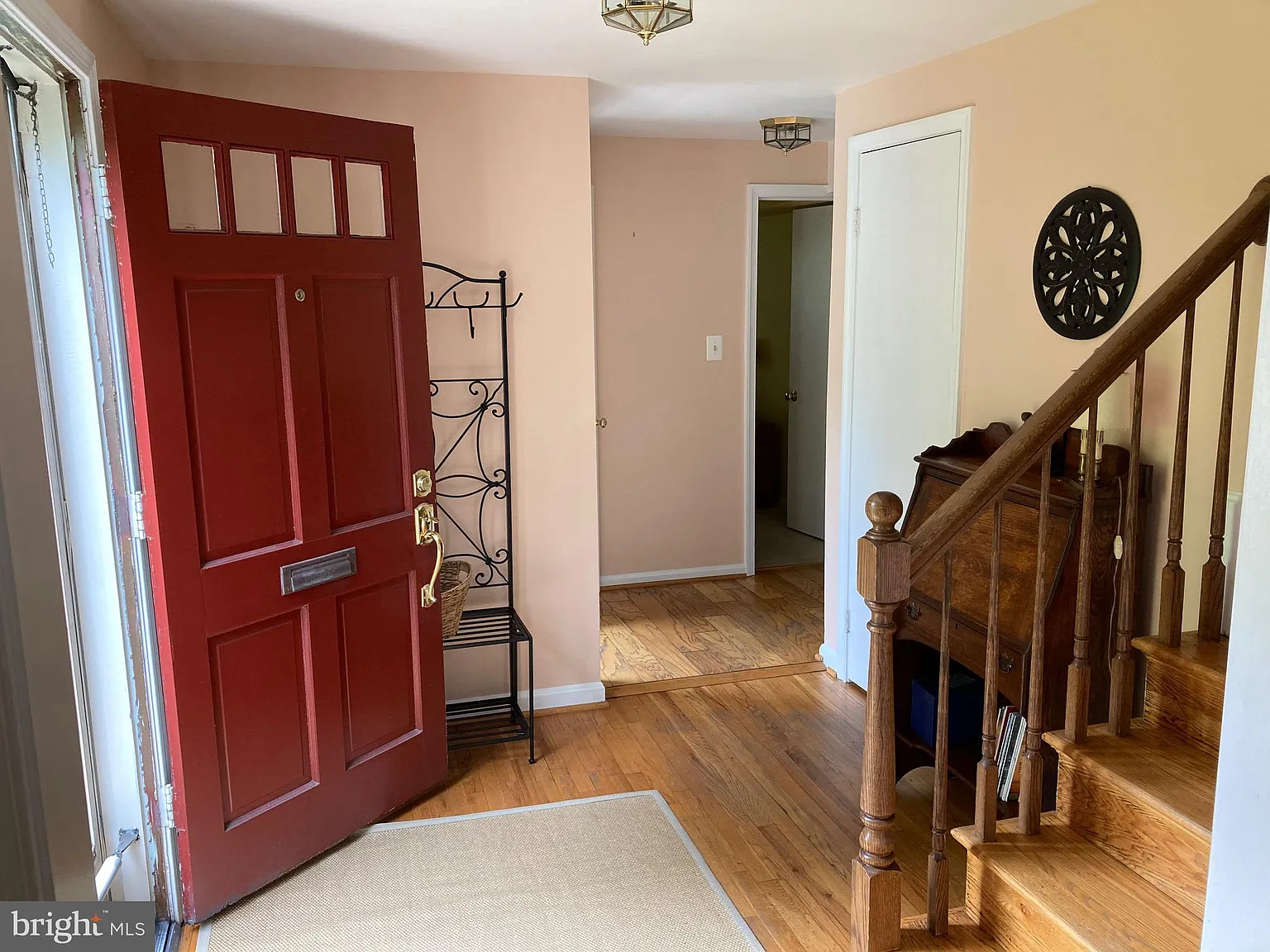 5 bed, 2214 sqft, $4,750 — Photo 2