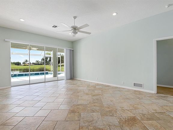 5th image of 471 Fairway Isles Dr