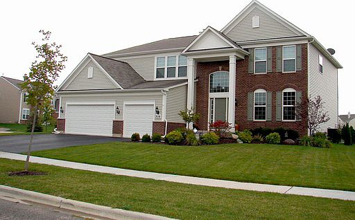 3rd image of 3536 Carlisle Ln