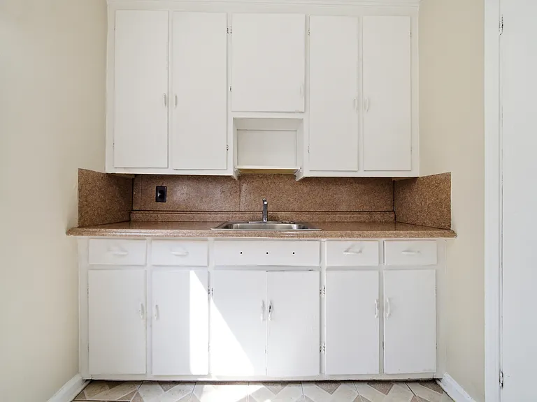 2715 Noble Rd #303 — Photo 6