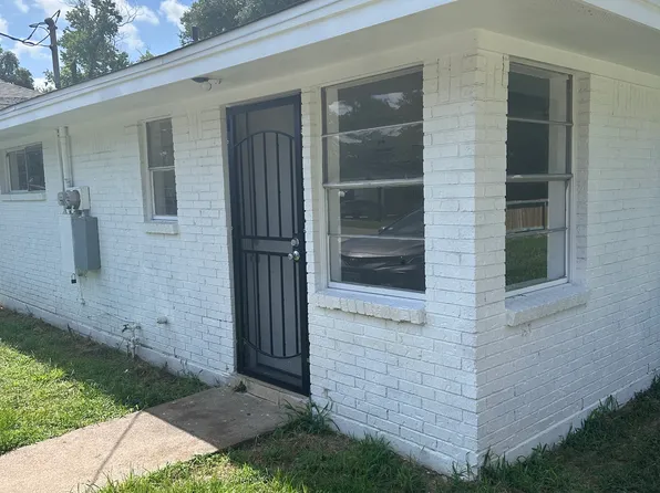 7822 Oak Knoll Ln #A, Houston, TX 77028