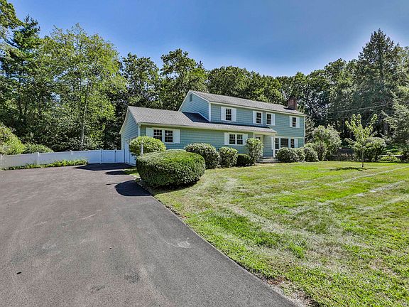 3rd image of 5 Meredith Drive