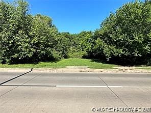 1st image of 1016 N Wood Dr