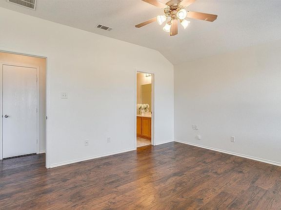 5th image of 1035 Ben Dr