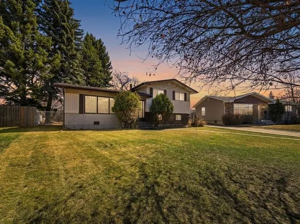 3301 NW 41st Ave, Red Deer, AB T4N 2X5