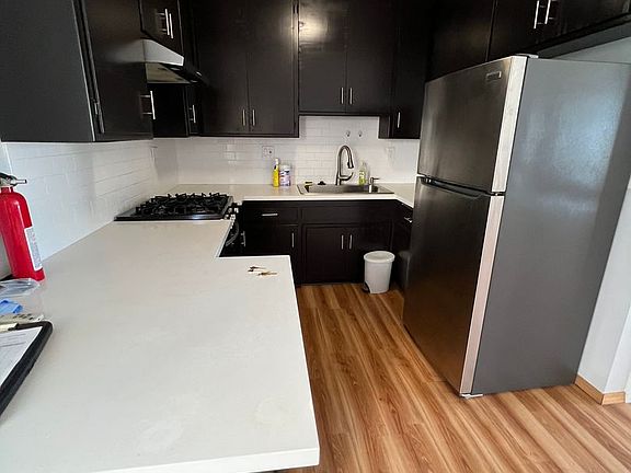 5th image of 1361 E Del Mar Blvd APT 1