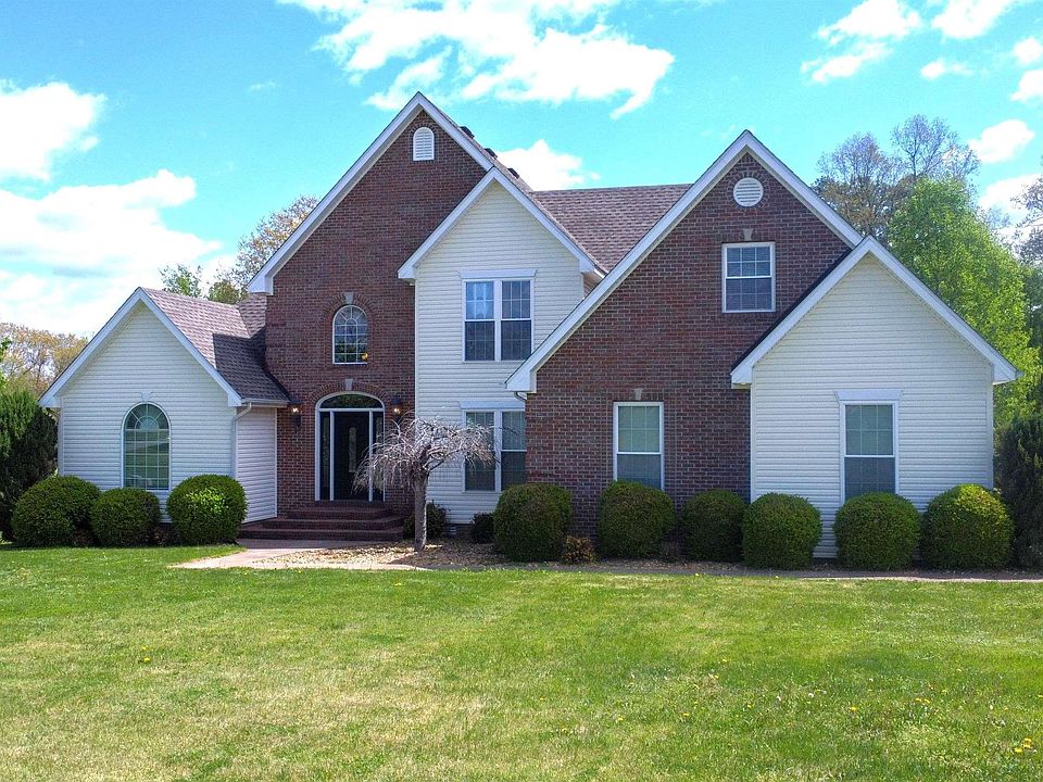 1st image of 131 Alben Dr