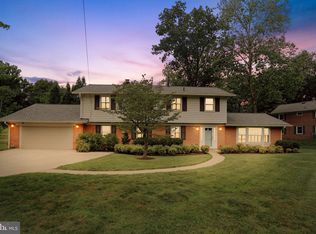 11904 Tildenwood Dr, Rockville, MD 20852