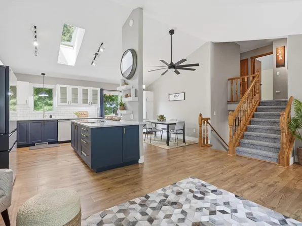 535 Hawthorn Rd, Lino Lakes, MN 55014