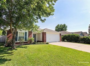 3817 W Gardenia Dr, Fayetteville, AR 72704