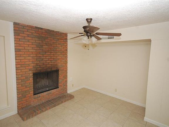 2nd image of 5526 Edie Pl NW