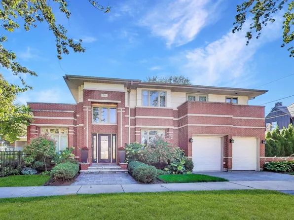 1044 N Knight Ave, Park Ridge, IL 60068