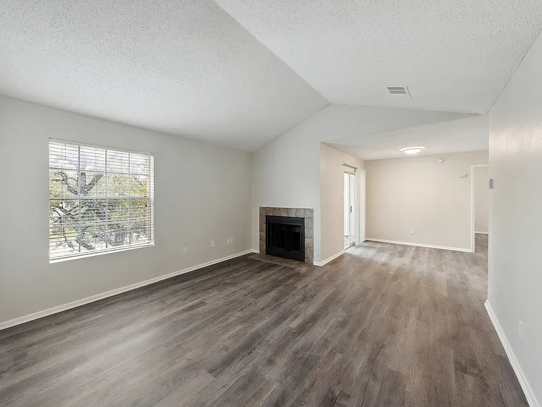 Altamonte Apartments — Photo 21