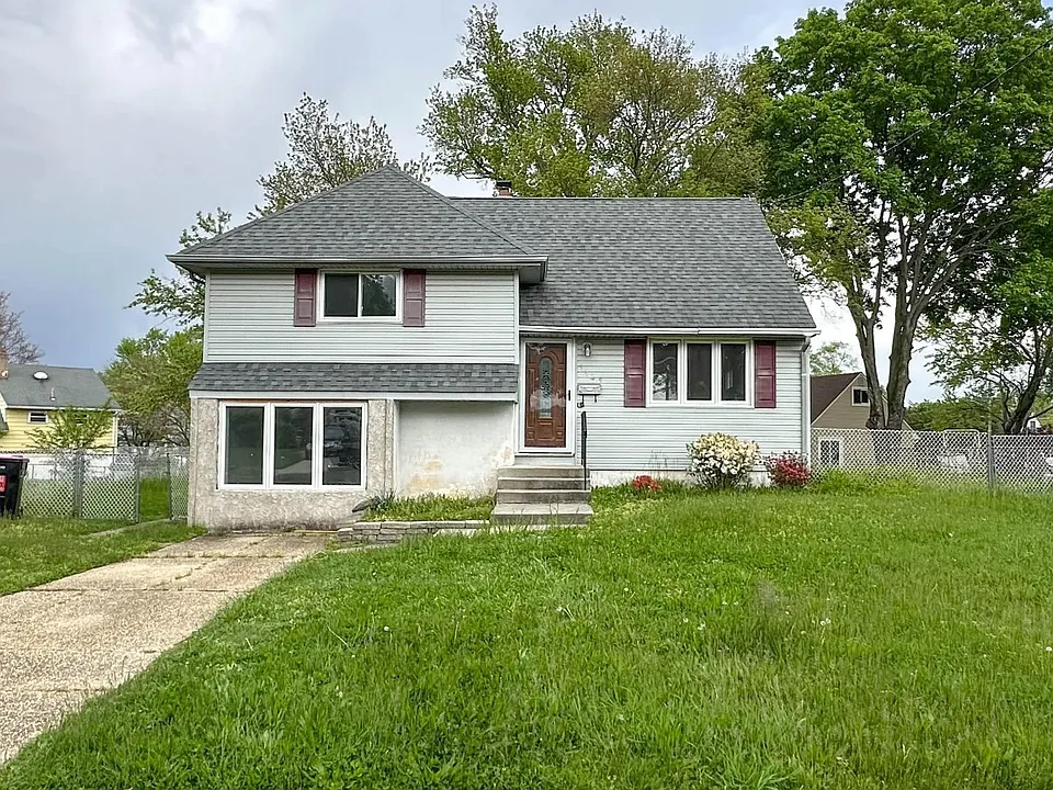 1104 Saint Mark Dr