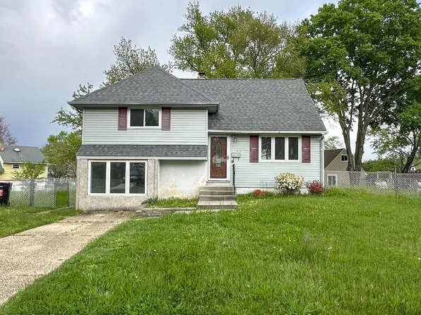 1104 Saint Mark Dr, Glendora, NJ 08029