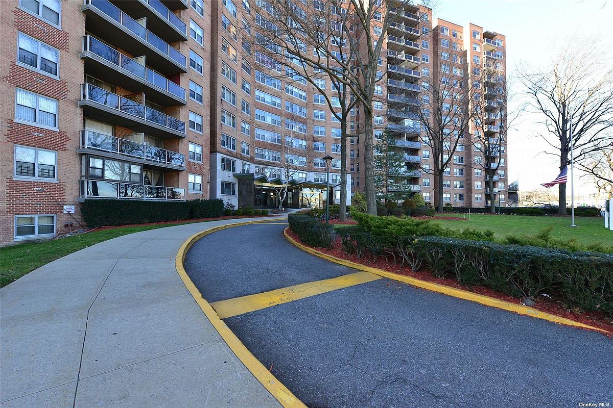 61-20 Grand Central Parkway #B807 in Forest Hills, Queens | StreetEasy