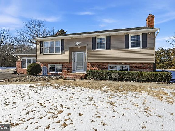 2nd image of 55 Plymouth Rd