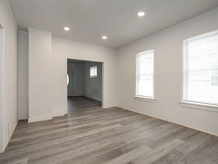 3300 W 54th St — Photo 5