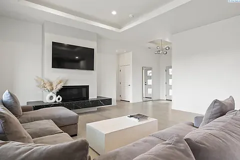 7811 Babine Dr — Photo 4