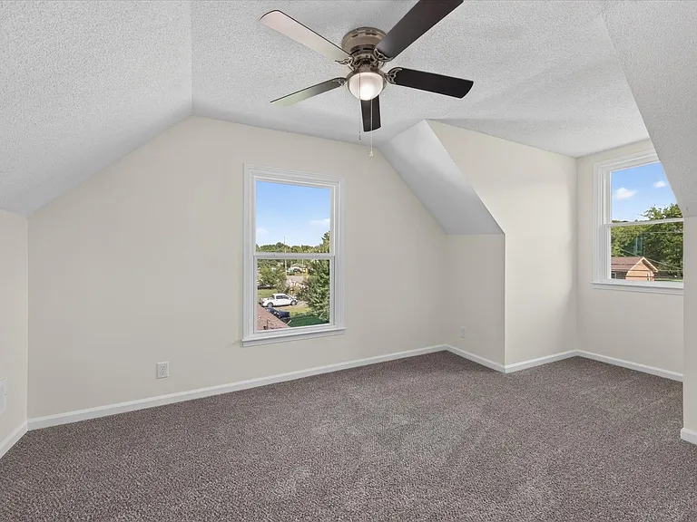 607 Granger Ln — Photo 27