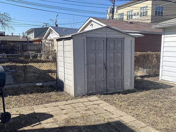 4th image of 5526 W Parker Ave