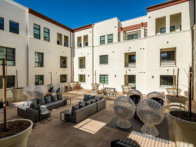 Luxe Pasadena — Photo 23