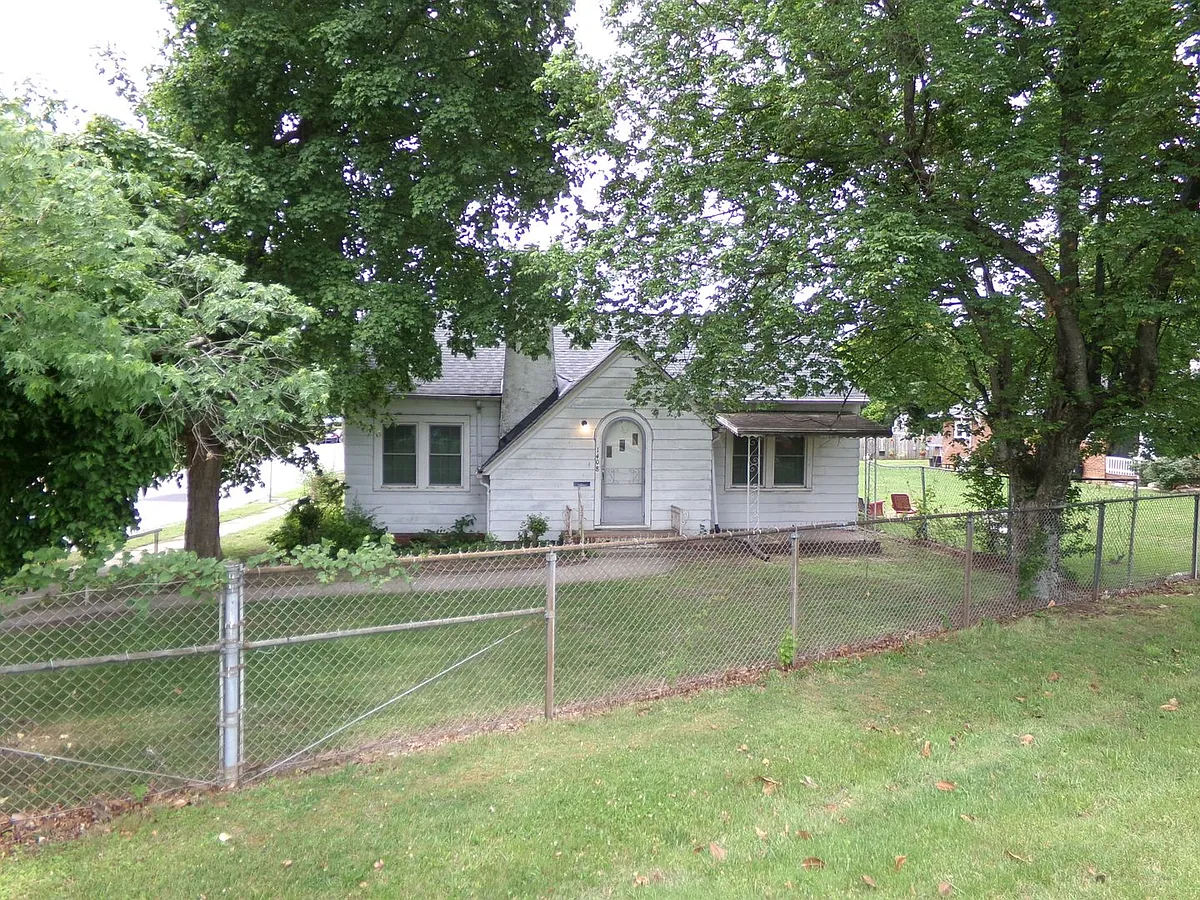 Building Photo - 1408 E Martin Luther King Jr Dr