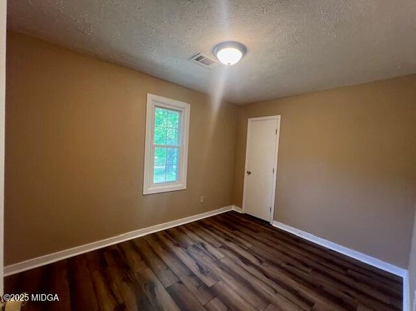 186 Candler Rd, Gray, GA 31032