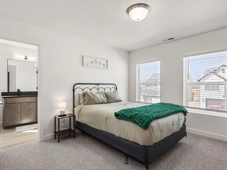 1088 W Audrey Ln — Photo 16