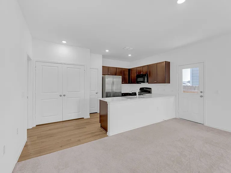 2812 Dezmond Diamond Ct — Photo 5