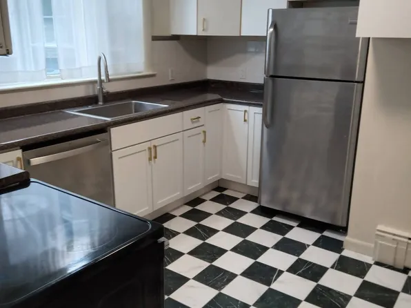 29 Ogden St #1, Providence, RI 02906