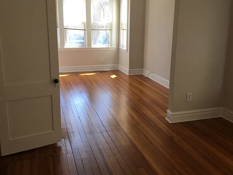 1820 W Fletcher St #1 — Photo 10