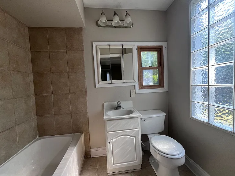 2124 N Arkansas Ave — Photo 6