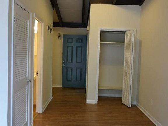 5th image of 336 Transylvania Park APT 01