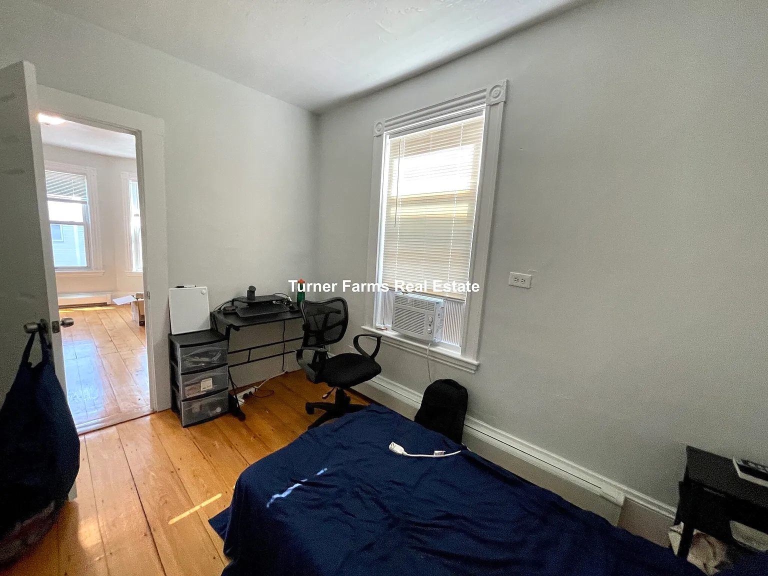 3 bed, 9999 sqft, $3,000 — Photo 4