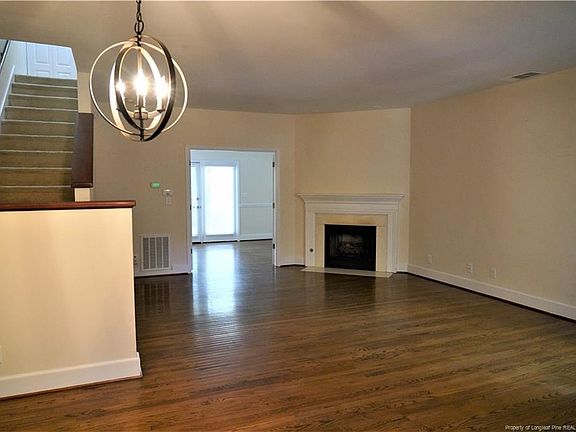 5th image of 728 Victorian Pl