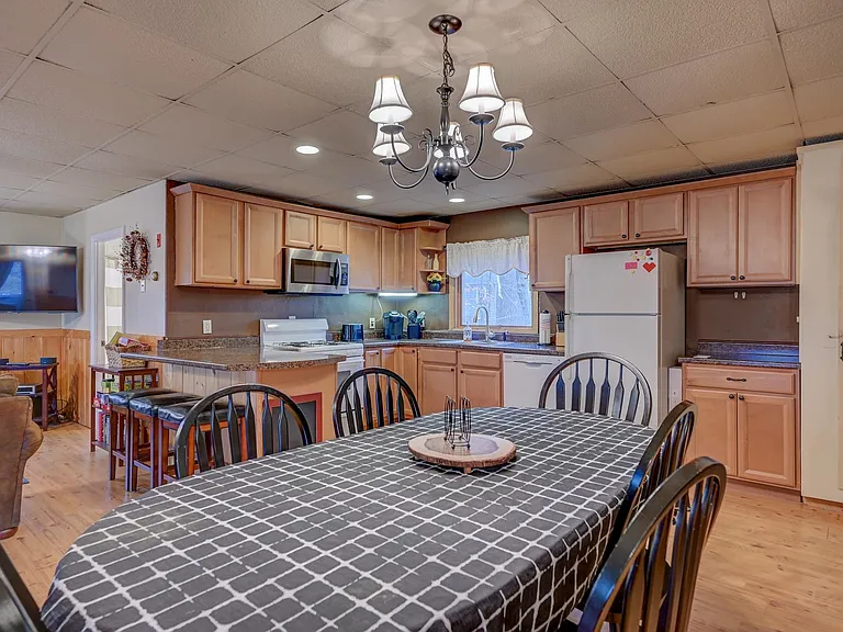 30 Middle Shore Dr — Photo 8