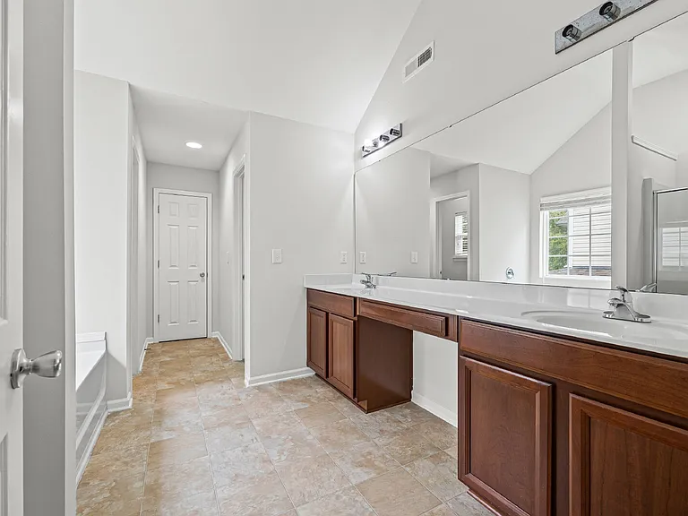 2704 Piersland Dr — Photo 19