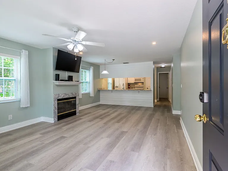 355 23rd Ave SW — Photo 5